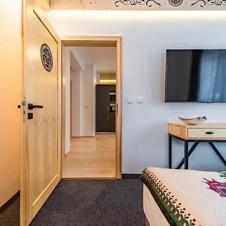 아파트호텔 Goralskie 자코파네